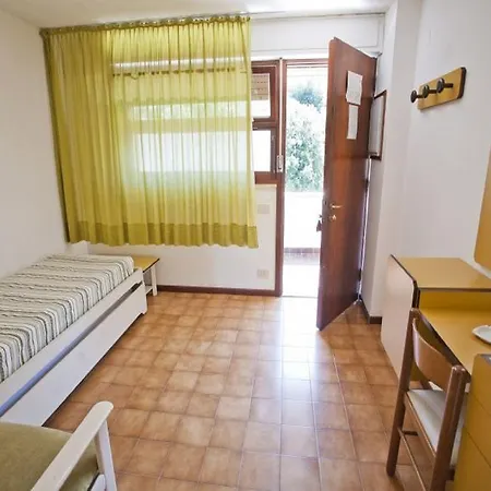 Apartmanhotel Napoleon By Helloelba 3*
