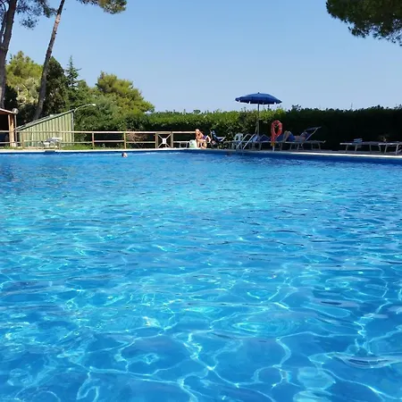 Lägenhetshotell Napoleon - Helloelba 3*
